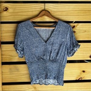 Vestique Cropped Blue Floral Blouse